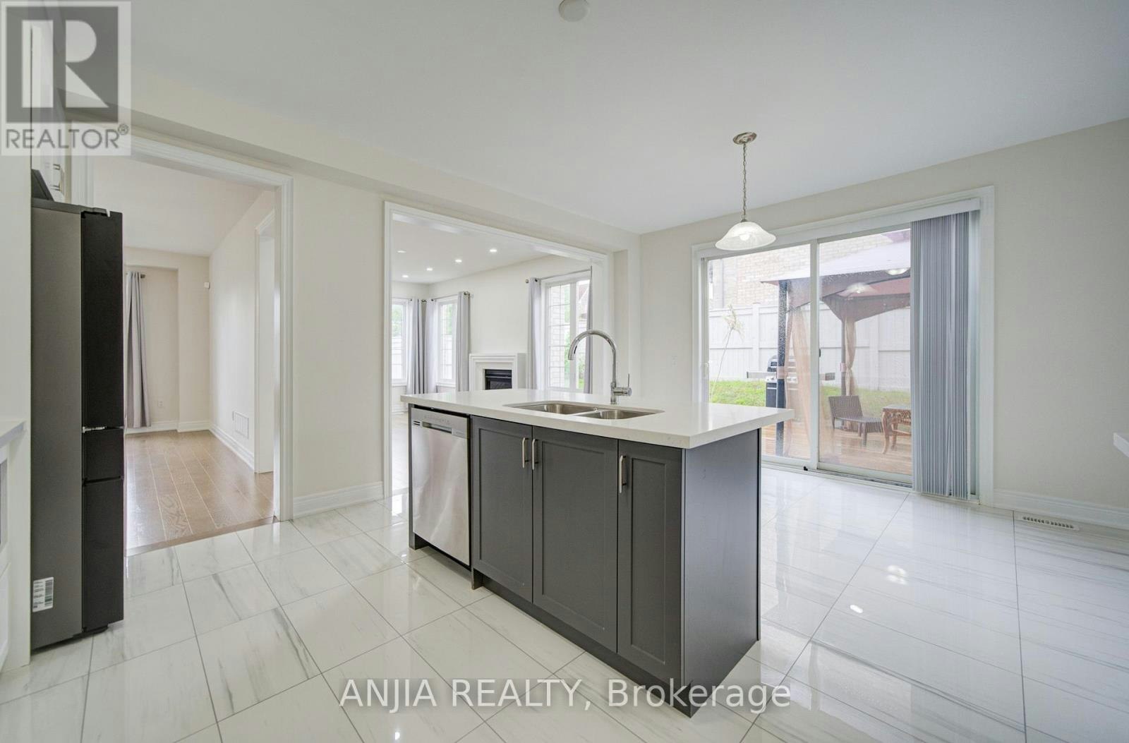 2 Conchita Street, Georgina, ON, L4P 0H4 - 22