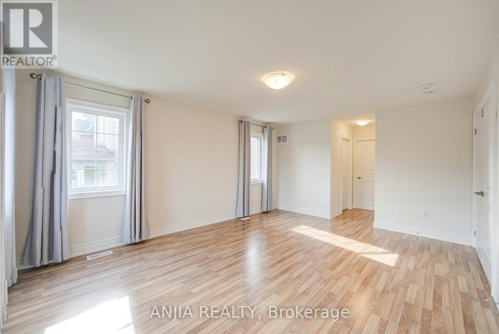 2 Conchita Street, Georgina, ON, L4P 0H4 - 34