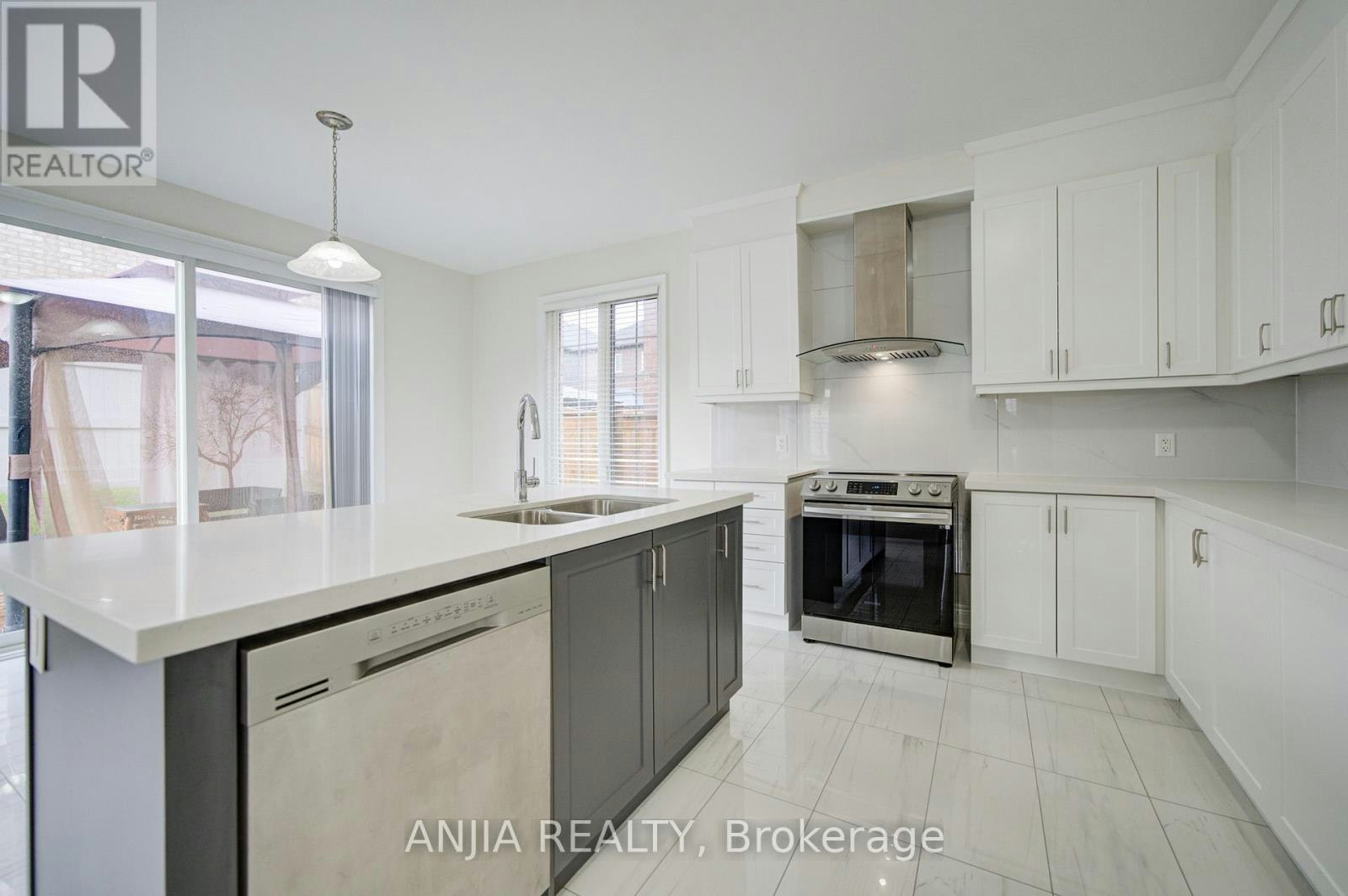 2 Conchita Street, Georgina, ON, L4P 0H4 - 20