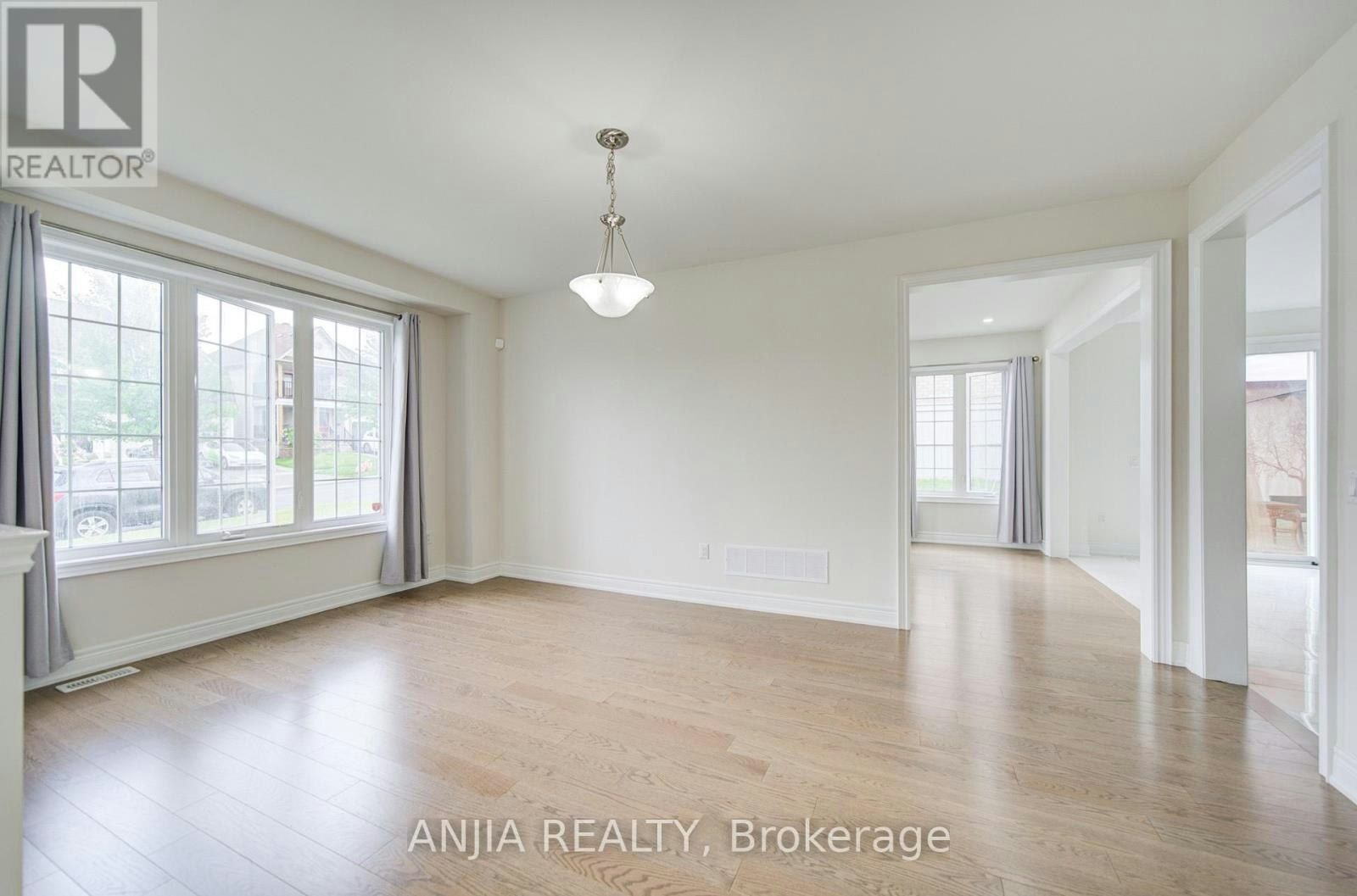 2 Conchita Street, Georgina, ON, L4P 0H4 - 6