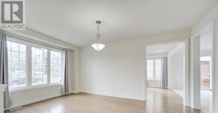 2 Conchita Street, Georgina, ON, L4P 0H4 - 6