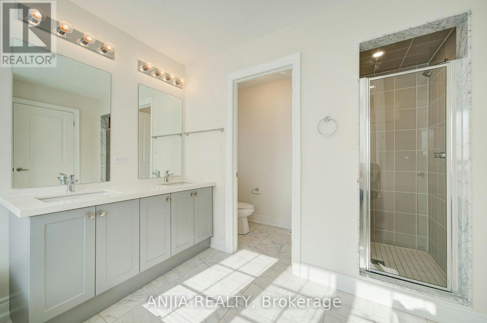 2 Conchita Street, Georgina, ON, L4P 0H4 - 36