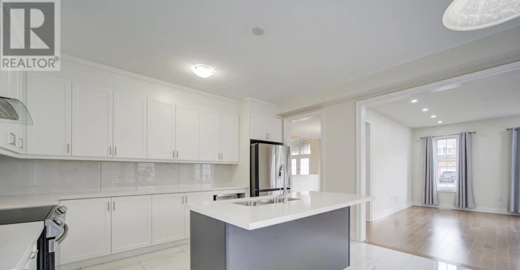 2 Conchita Street, Georgina, ON, L4P 0H4 - 17