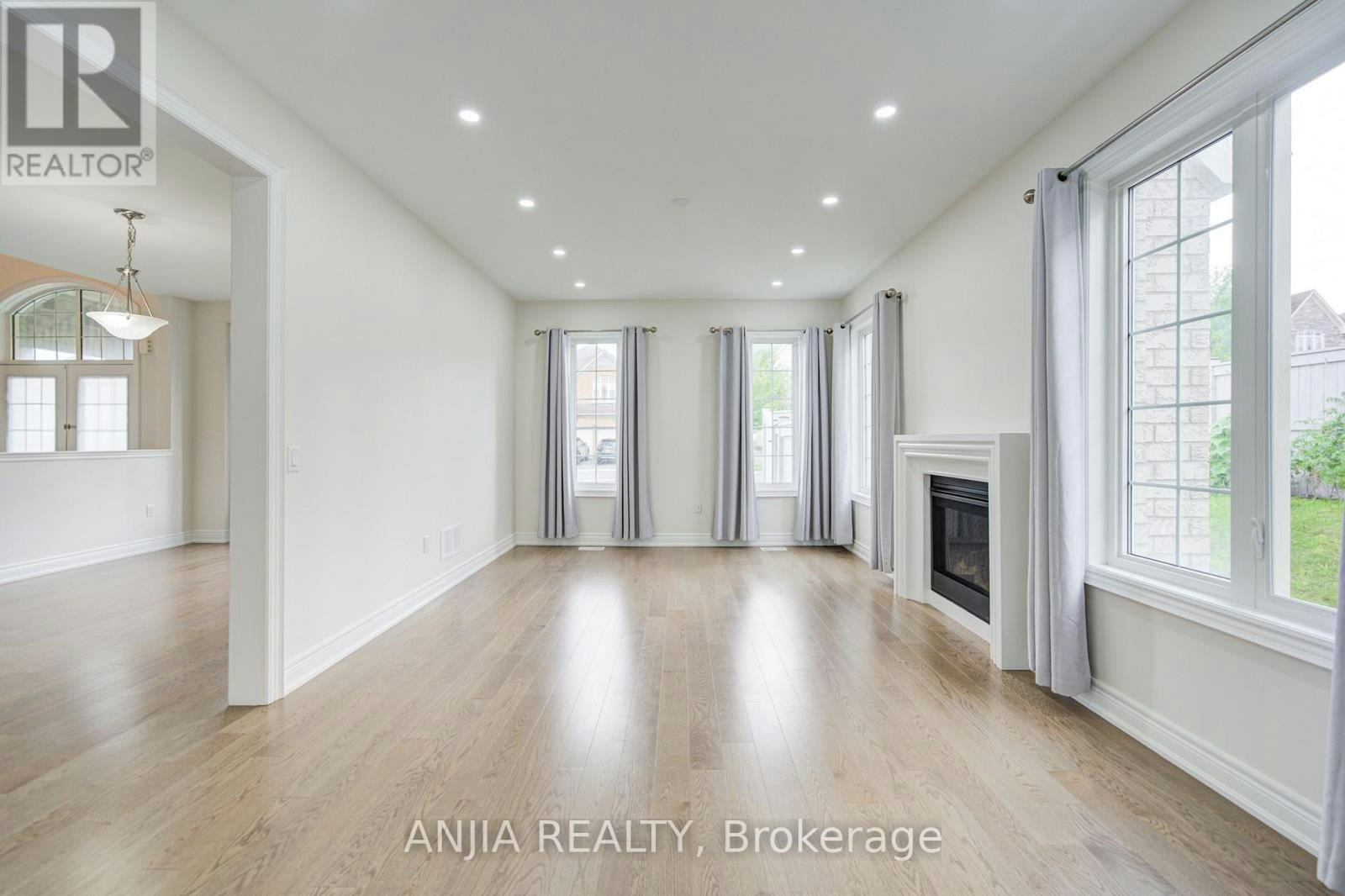 2 Conchita Street, Georgina, ON, L4P 0H4 - 13