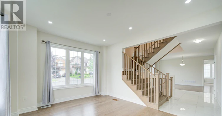 2 Conchita Street, Georgina, ON, L4P 0H4 - 7