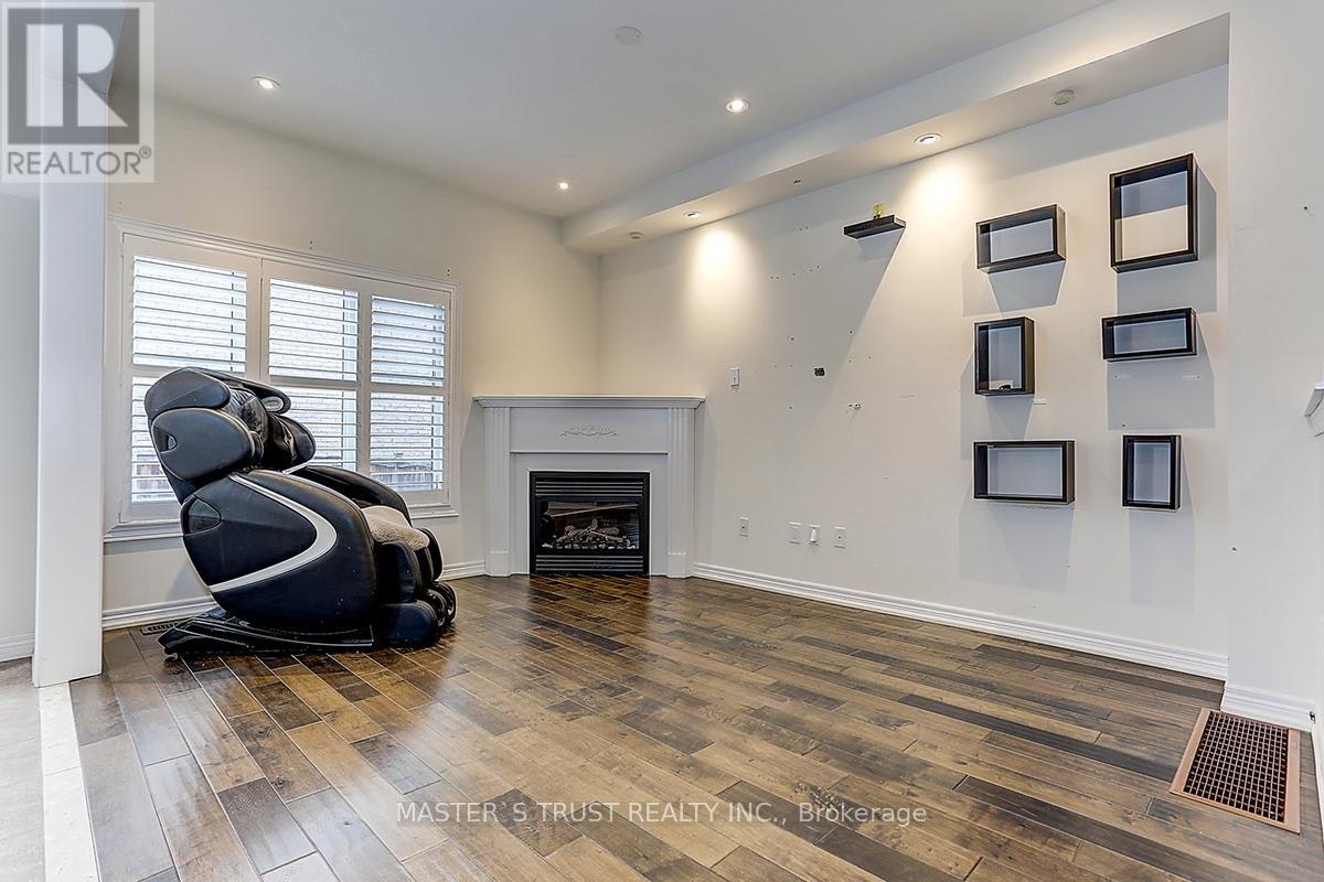 12 Glenbar Gardens, Markham, ON, L3R 2L6 - 8