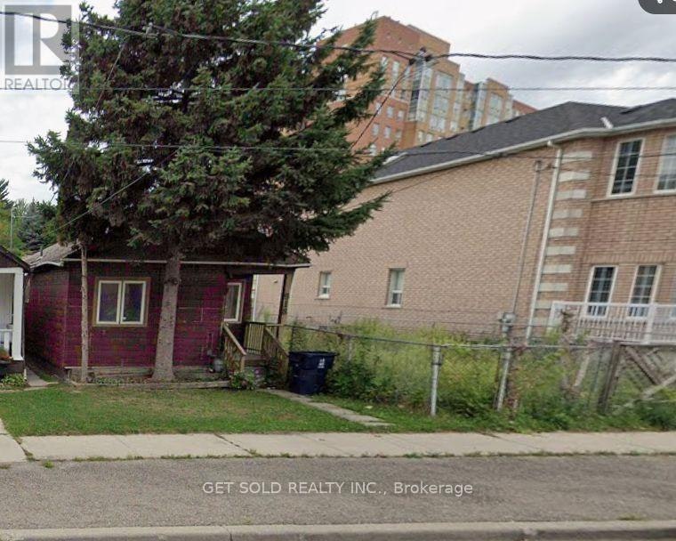 918 Keele Street, Toronto, ON, M6N 3E7