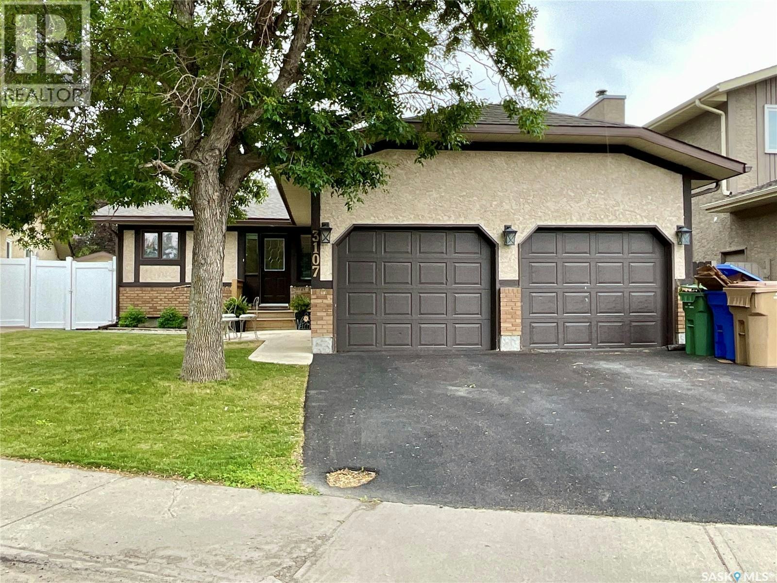 3107 Andreychuk Place E, Regina, SK, S4V 2C5