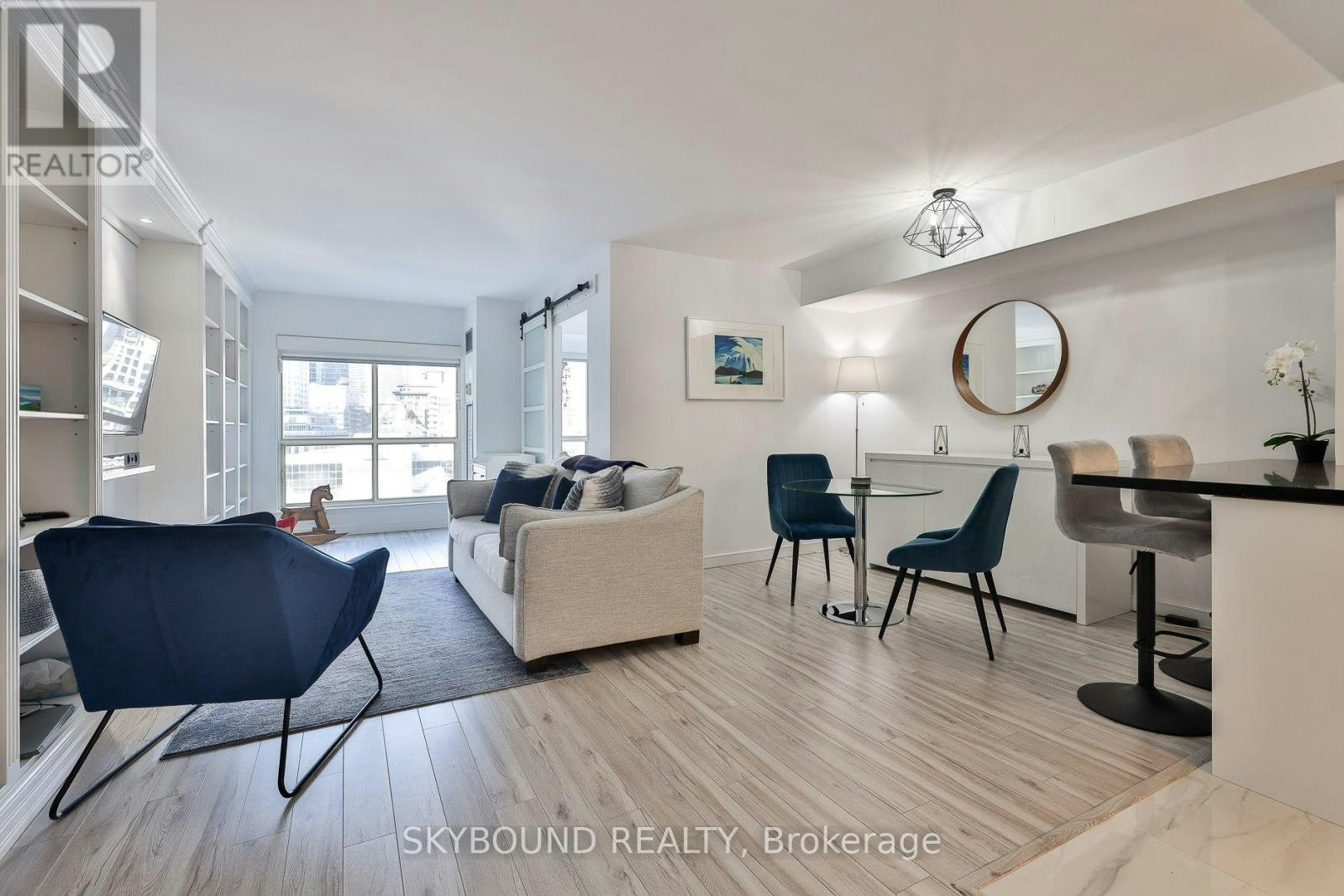2206-25 The Esplanade, Toronto, ON, M5E 1W5