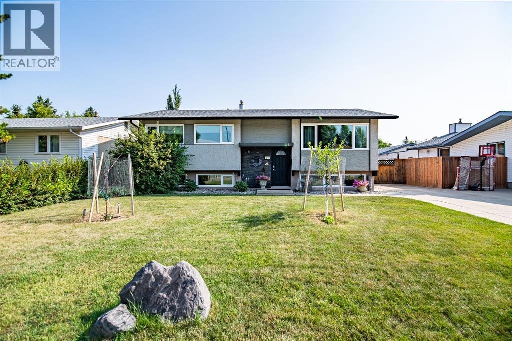 21 Malcolm Crescent, Red Deer, AB, T4N 0J9