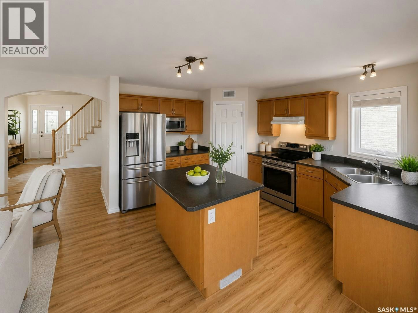 330 Blackstock Cove, Saskatoon, SK, S7T 0H3