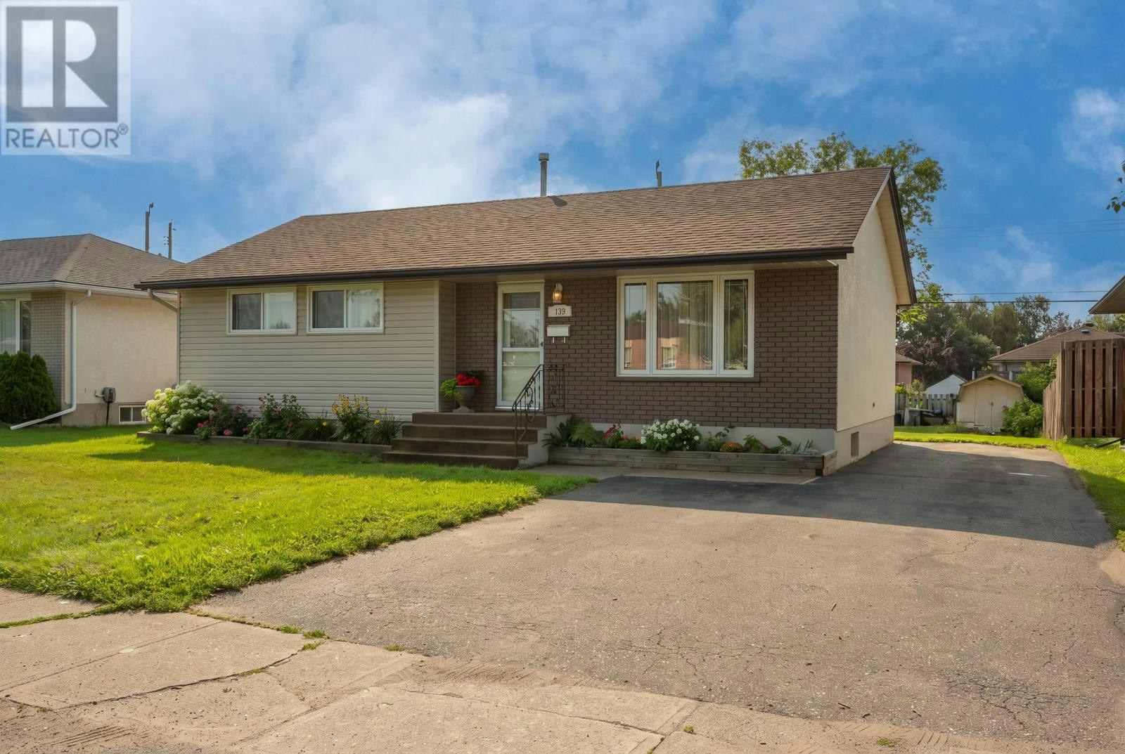 139 Clarkson Street, Thunder Bay, ON, P7B 4W9