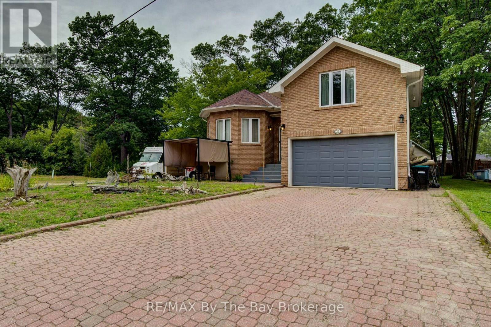 32 1st Lane, Wasaga Beach, ON, L9Z 2G3