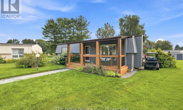 7 Pineridge Crescent