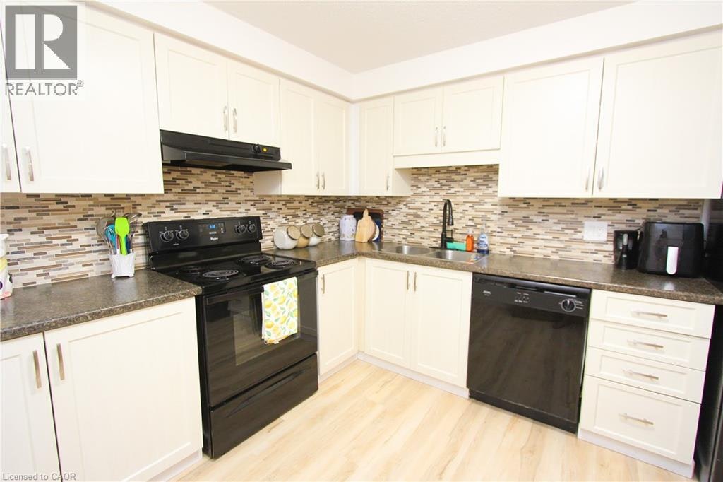 1014-55 Green Valley Drive, Kitchener, ON, N2P 1Z6 - 11