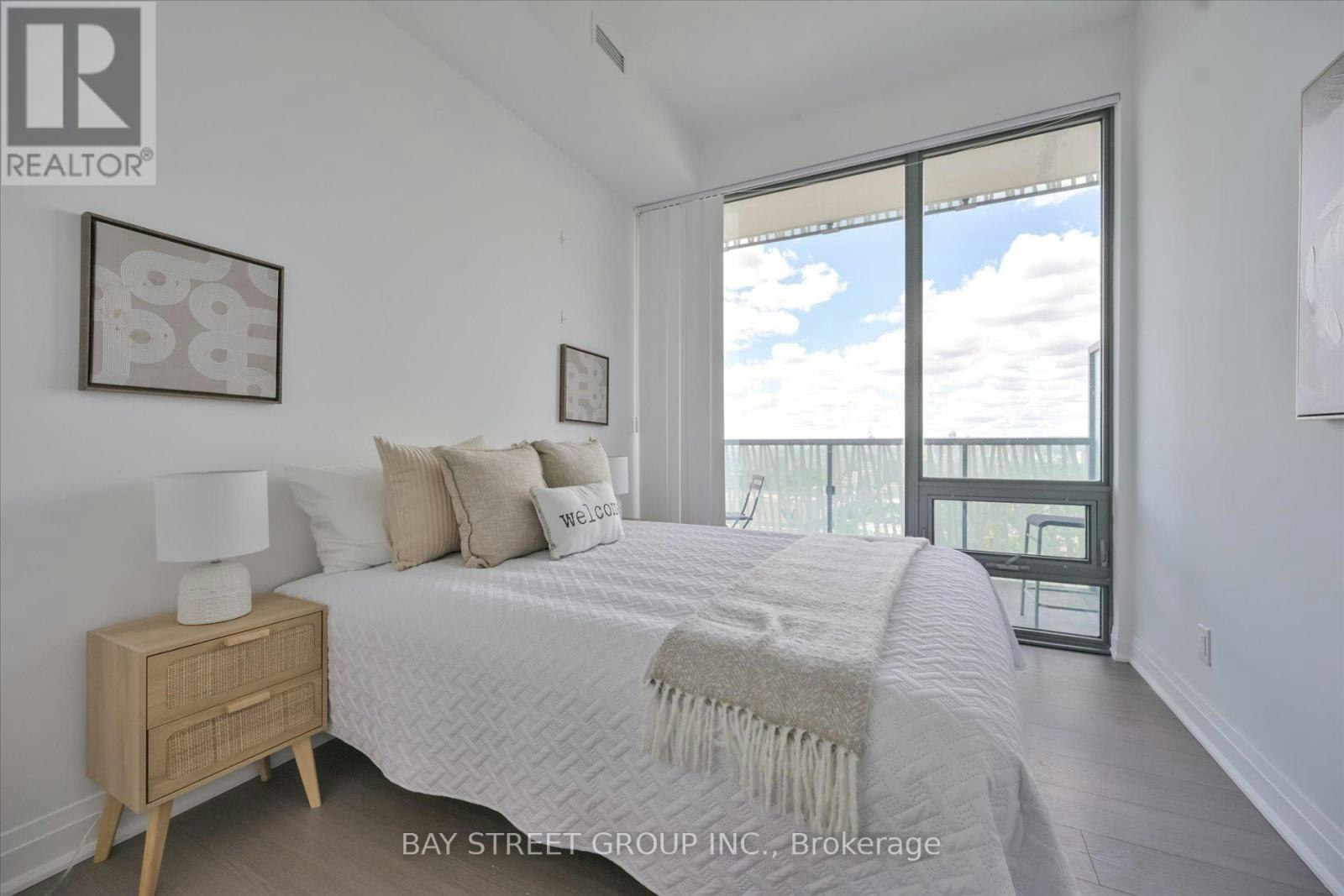 LPH4706-50 Charles Street E, Toronto, ON, M4Y 0C3