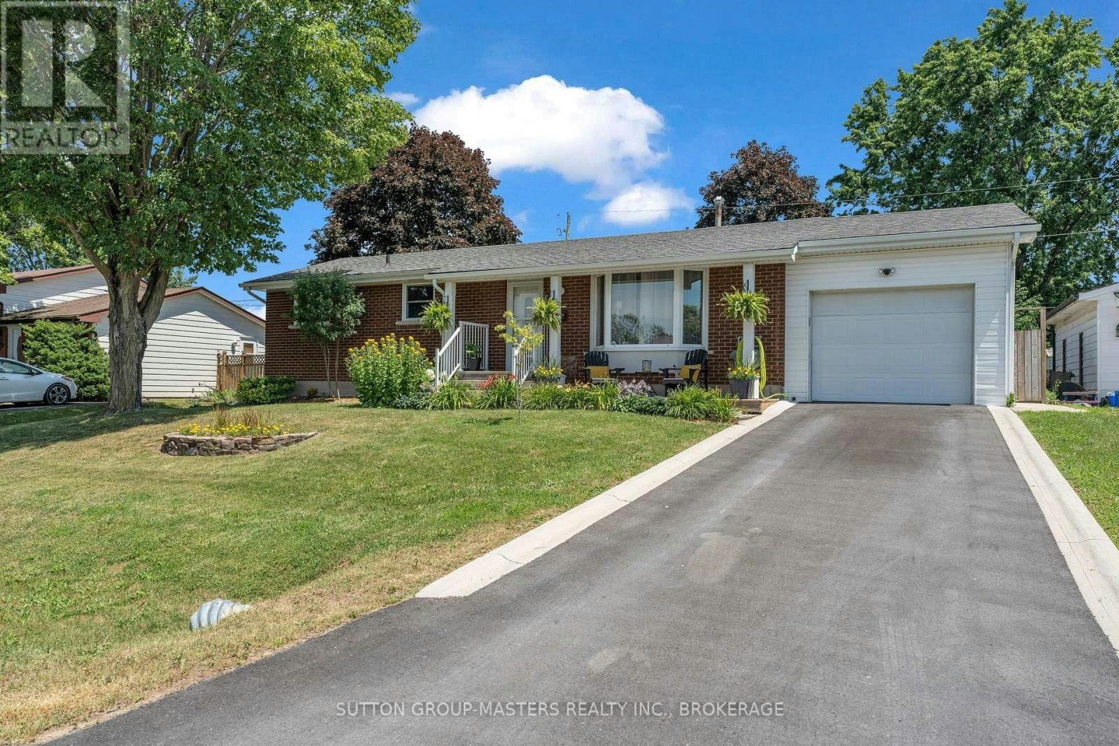 11 Chesterfield Drive, Loyalist, ON, K7N 1M3
