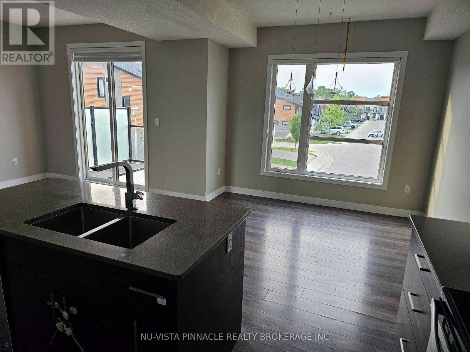 929 Sarnia Road, London, ON, N6H 0J7 - 2