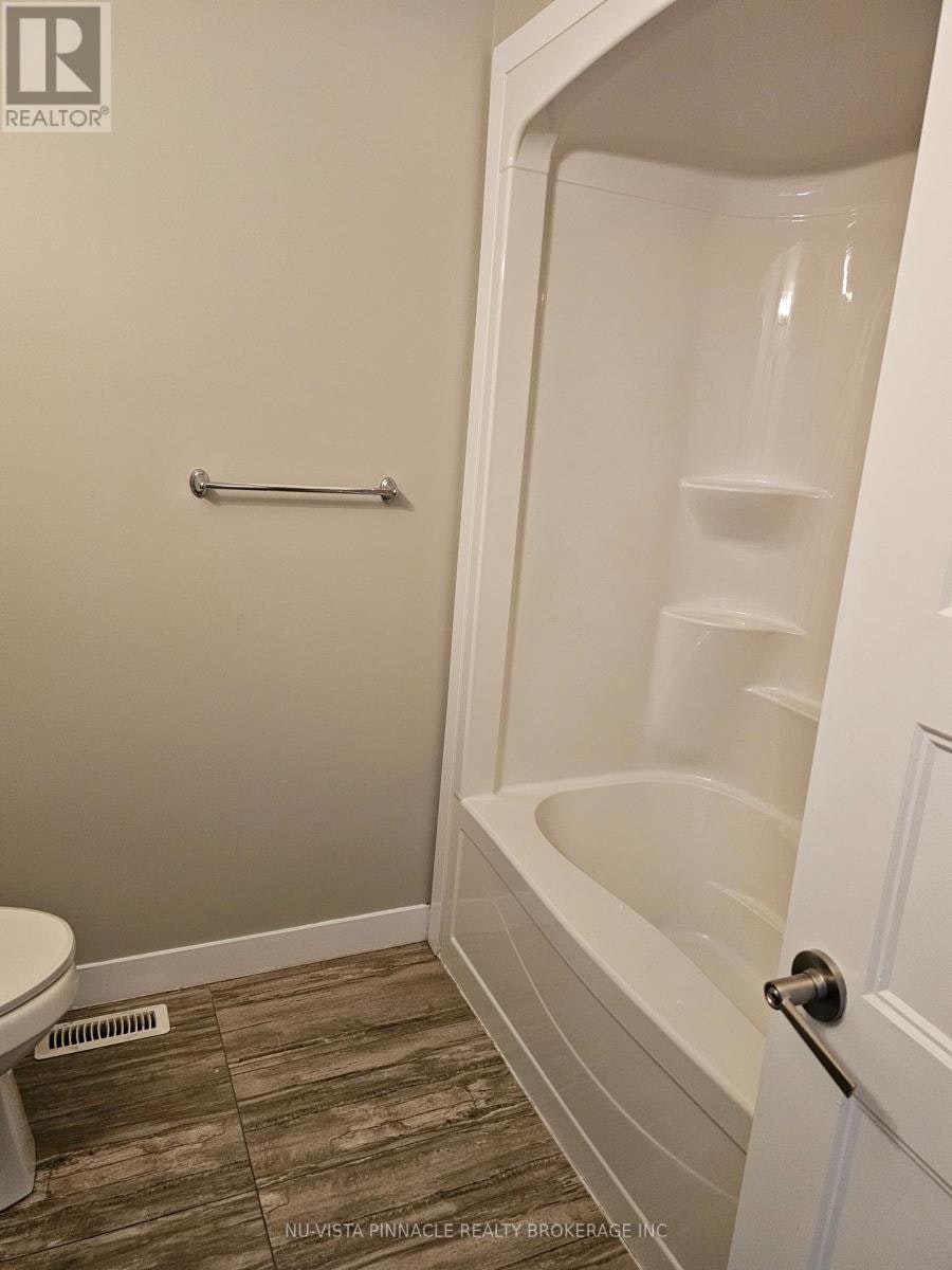 929 Sarnia Road, London, ON, N6H 0J7 - 6