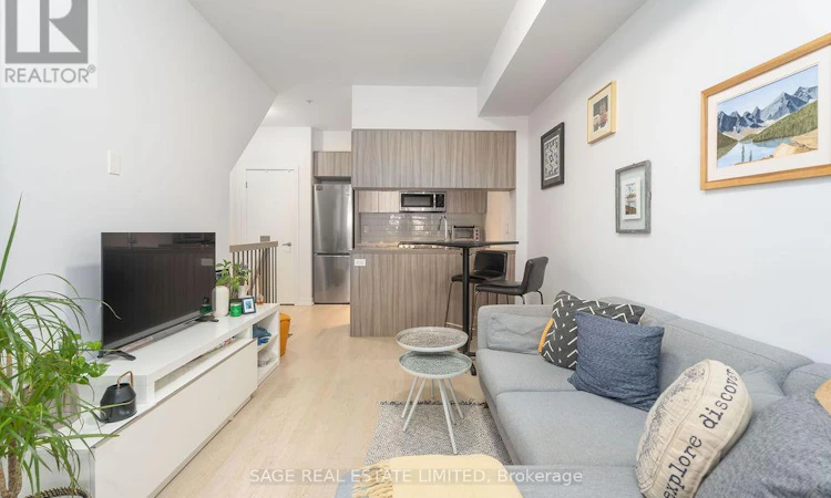 TH3-150 Broadview Avenue
