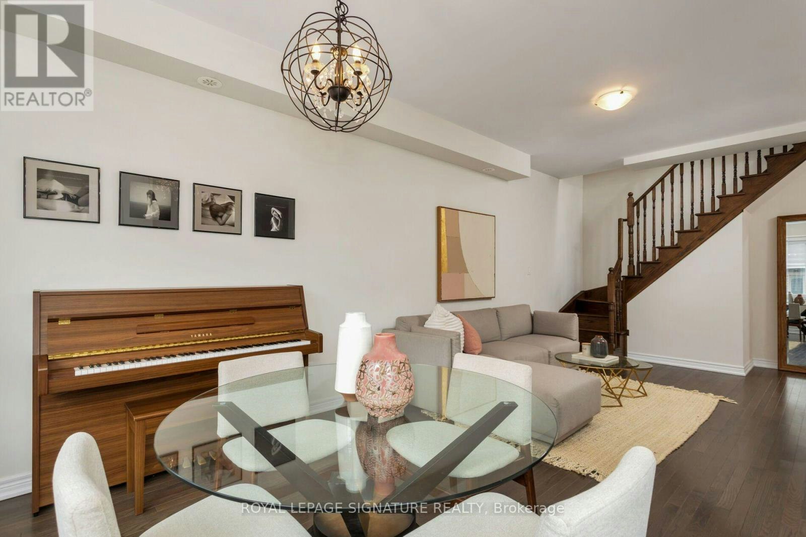 18-105 Kayla Crescent, Vaughan, ON, L6A 4W3