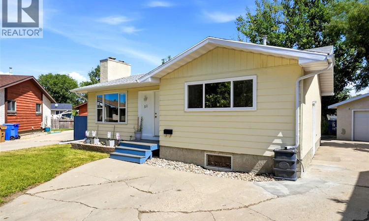 51 Martinac Crescent