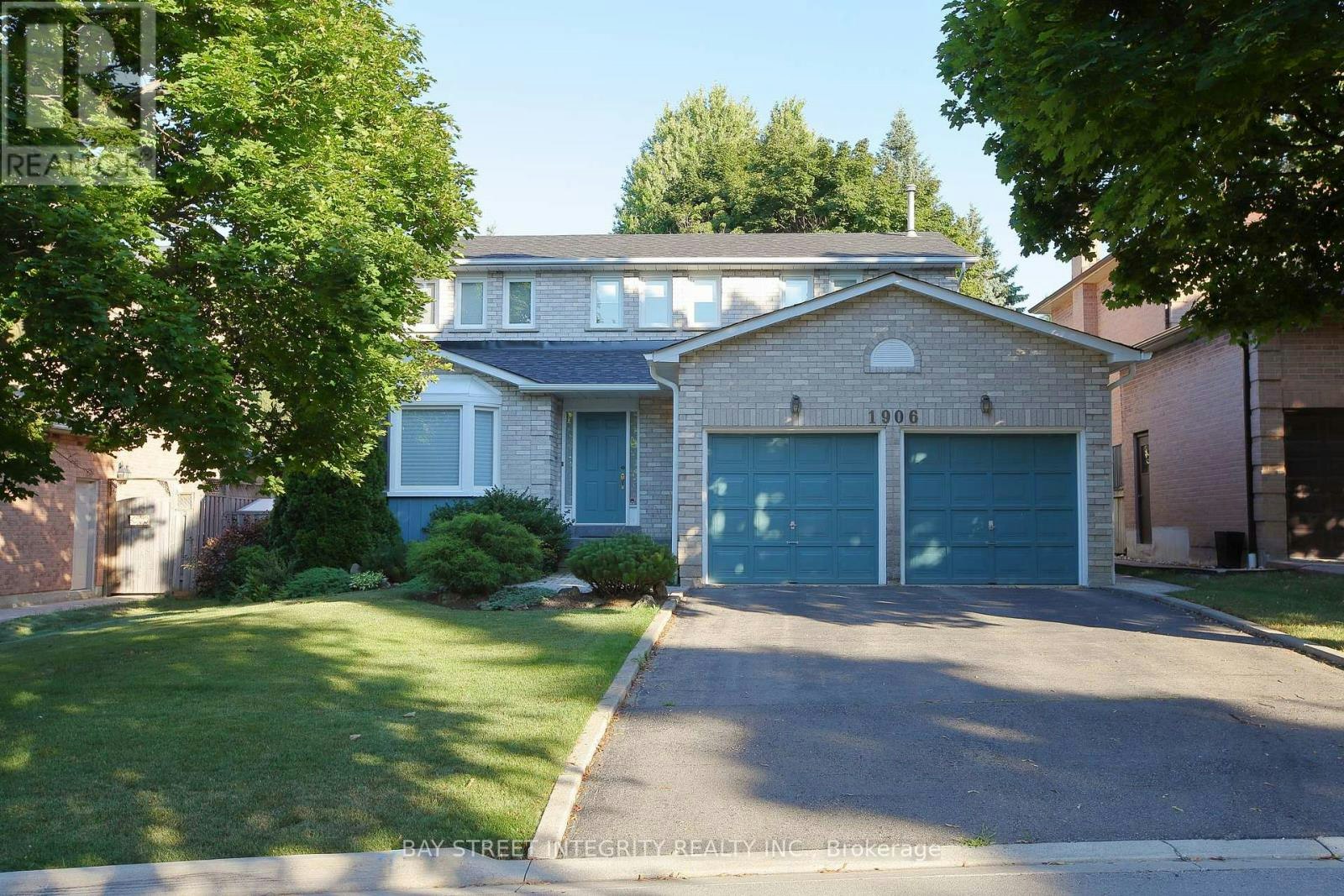 1906 Stoneybrook Court, Mississauga, ON, L5L 3W2