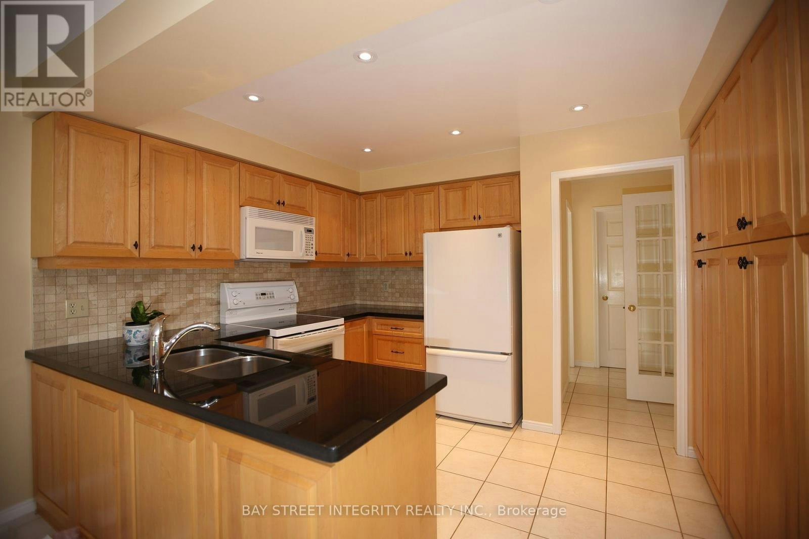 1906 Stoneybrook Court, Mississauga, ON, L5L 3W2 - 5