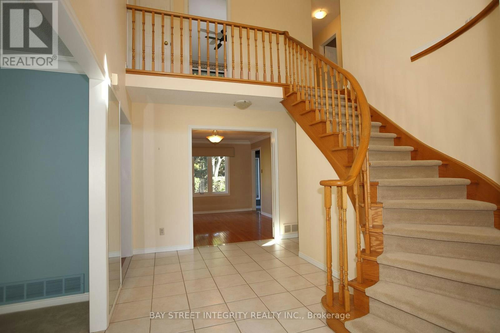 1906 Stoneybrook Court, Mississauga, ON, L5L 3W2 - 2