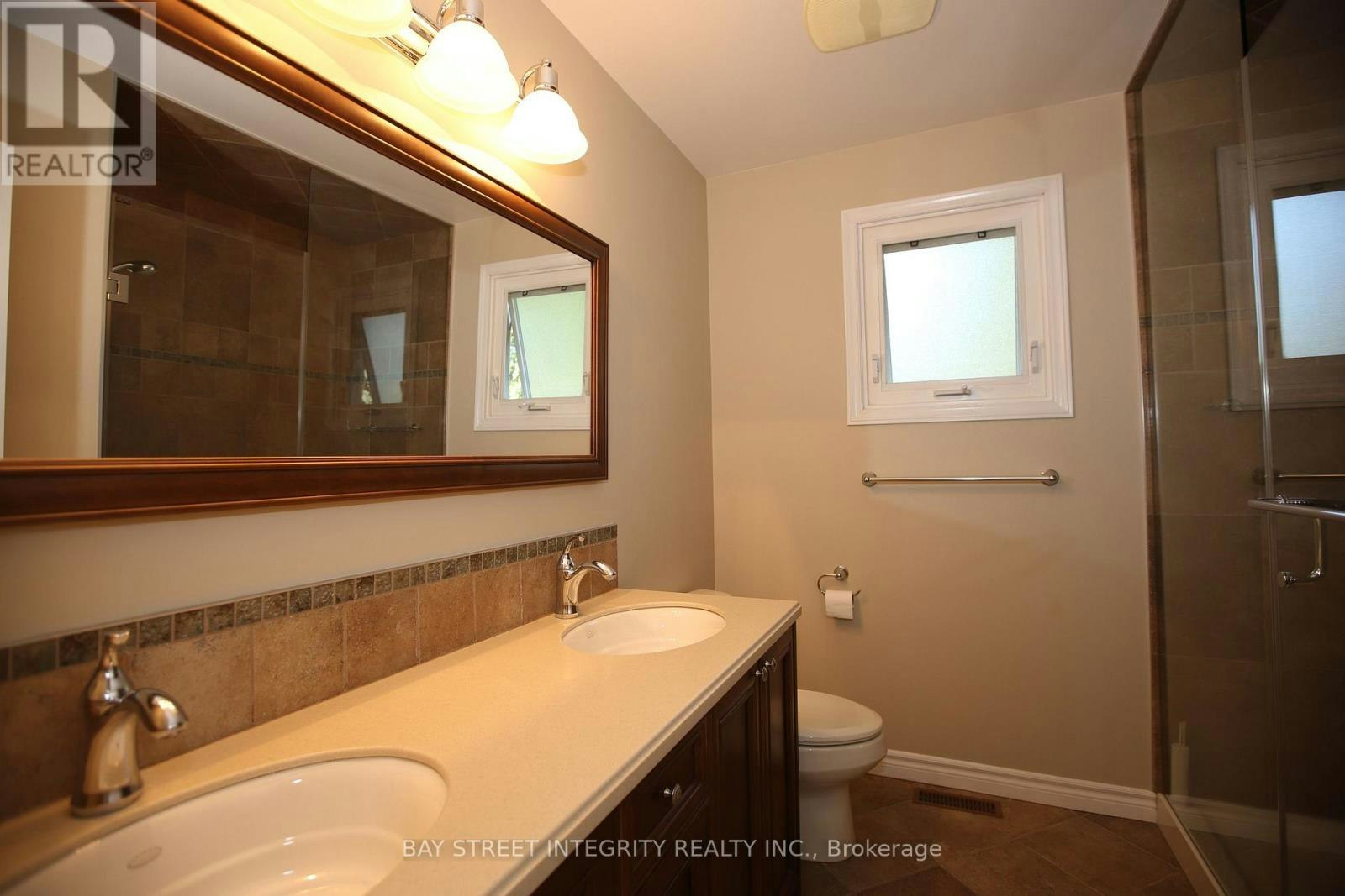 1906 Stoneybrook Court, Mississauga, ON, L5L 3W2 - 8