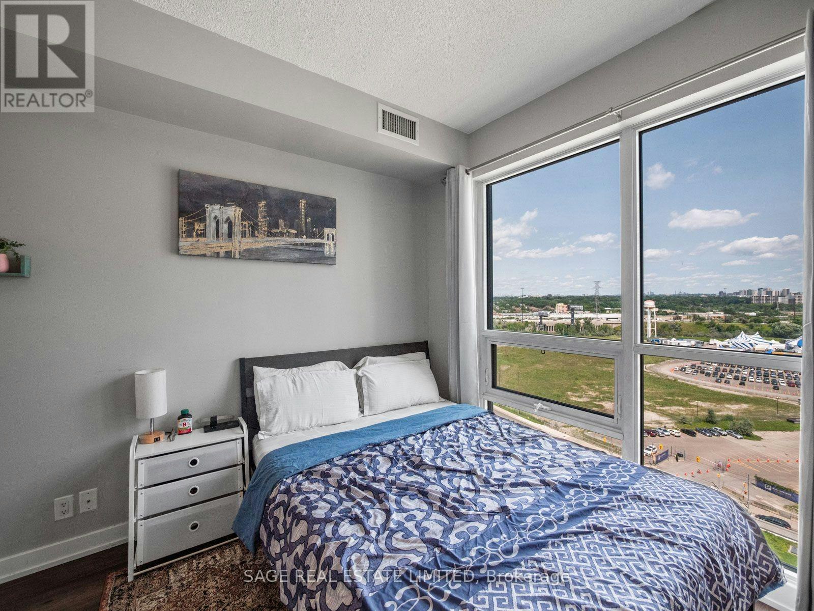 1704-2220 Lake Shore Boulevard W, Toronto, ON, M8V 0C1 - 24