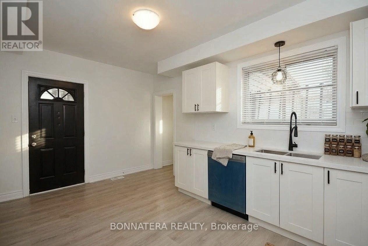 47 Emerald Street N, Hamilton, ON, L8L 5K2 - 3