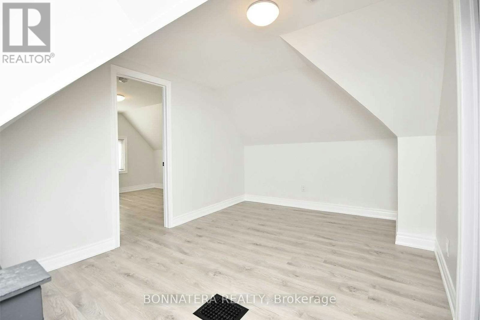 47 Emerald Street N, Hamilton, ON, L8L 5K2 - 15