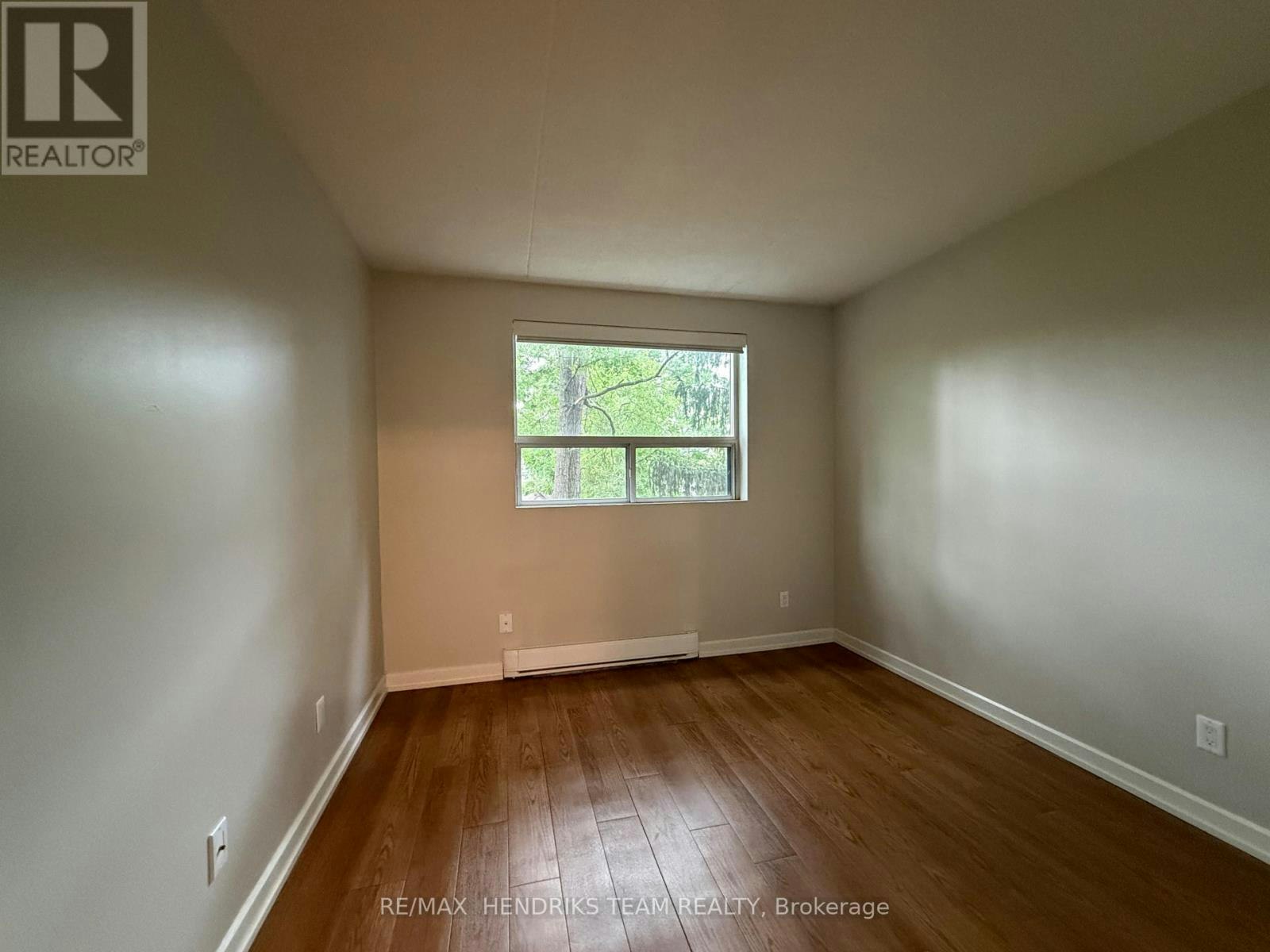 210-234 Oakdale Avenue, St. Catharines, ON, L2P 2K6 - 7