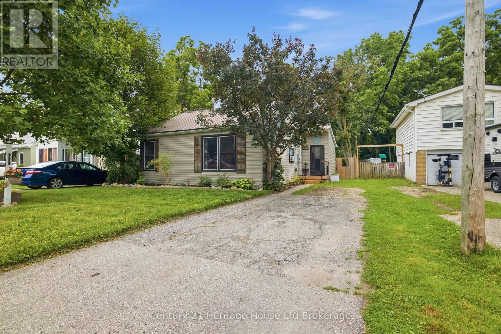 674 Hayball Street, Woodstock, ON, N4S 4Z4