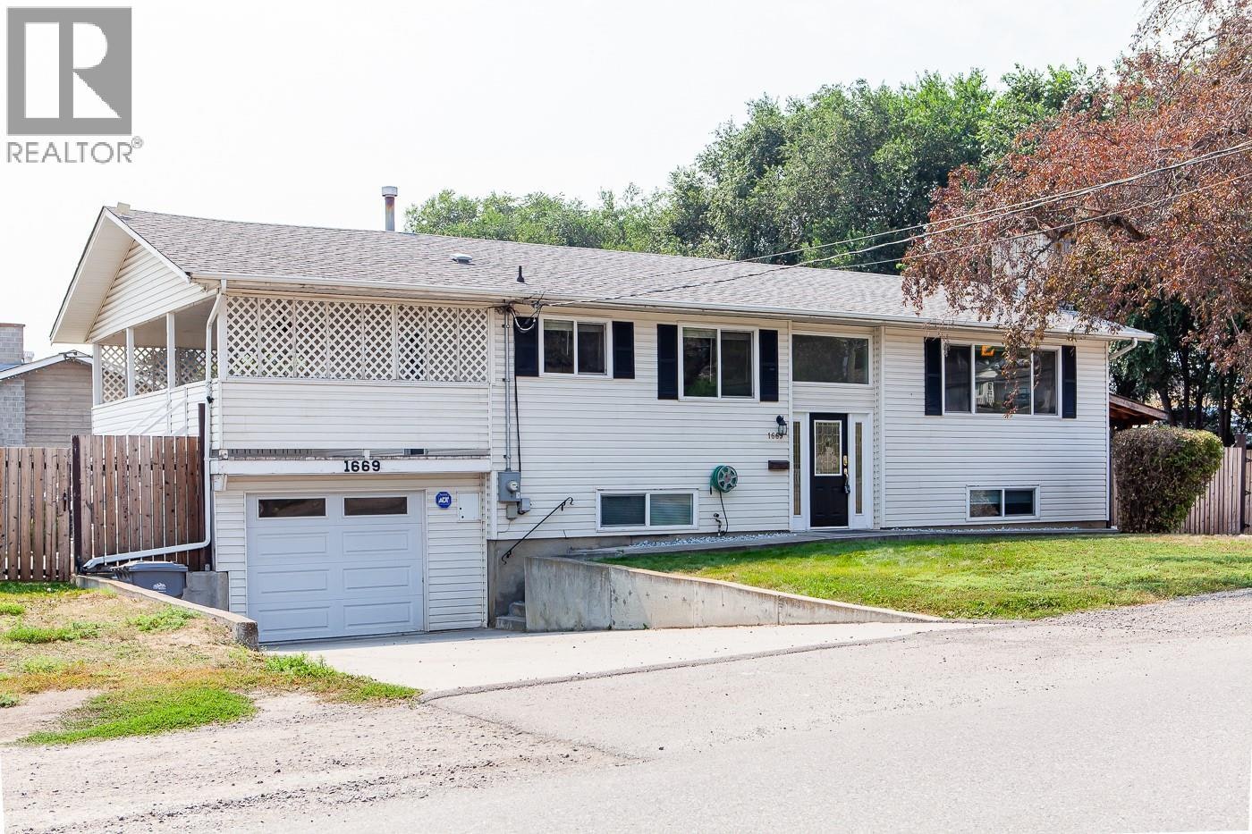 1669 Westmount Drive, Kamloops, BC, V2B 6A4