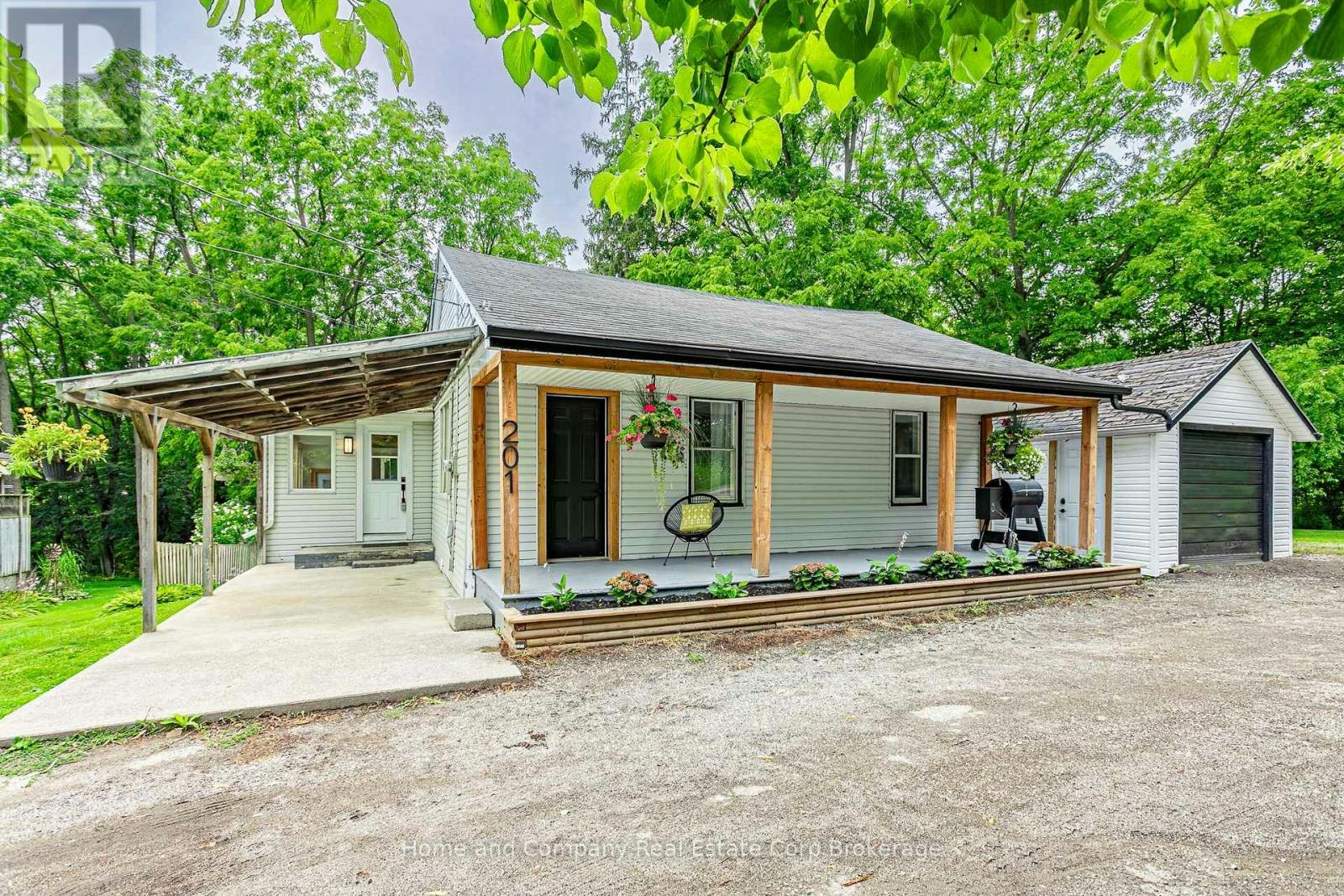 201 John Street, Ingersoll, ON, N5C 3G1