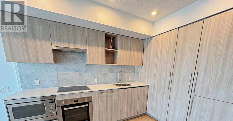 1609-19 Bathurst Street, Toronto, ON, M6A 2E1 - 4
