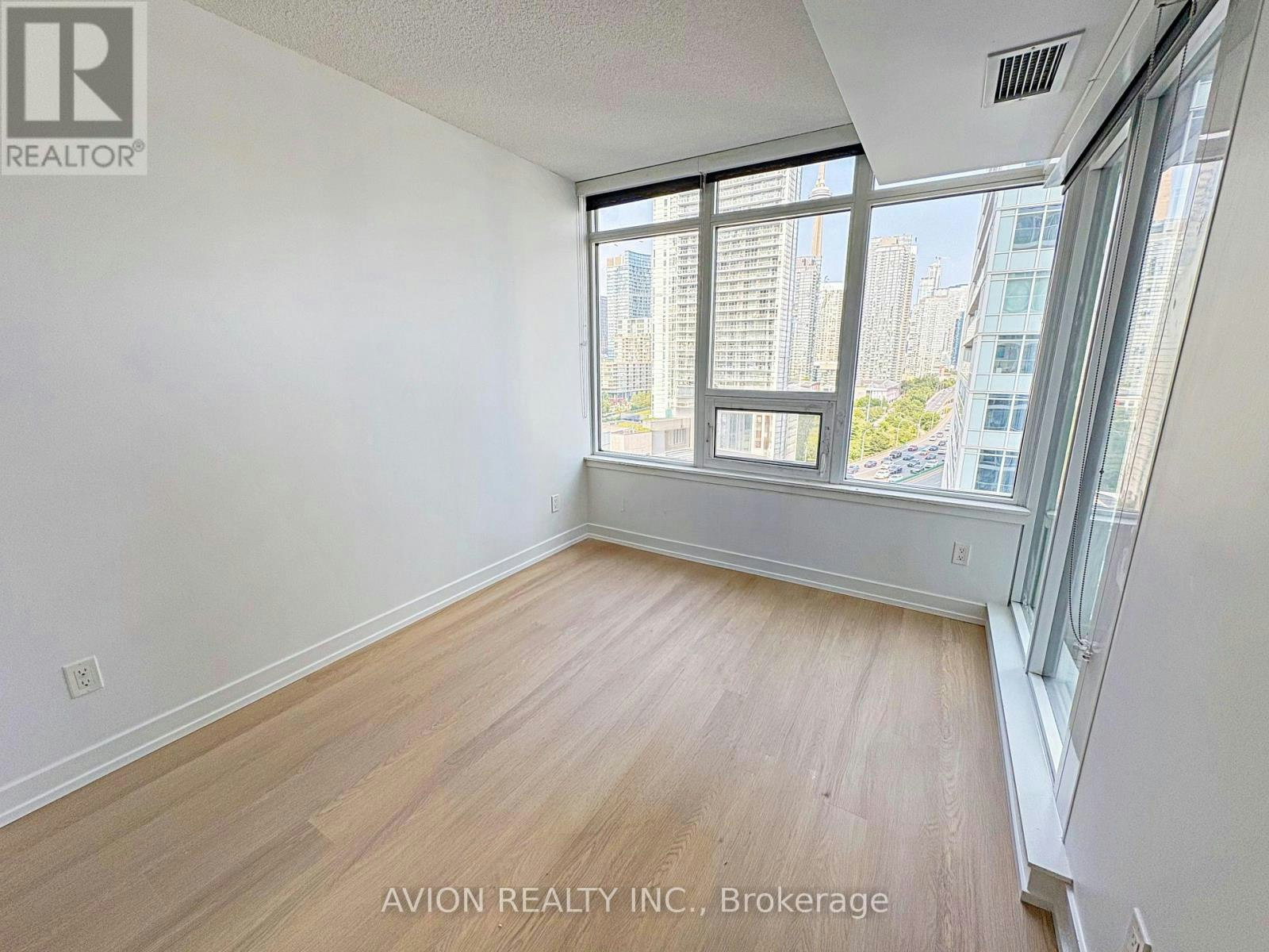 1609-19 Bathurst Street, Toronto, ON, M6A 2E1 - 8
