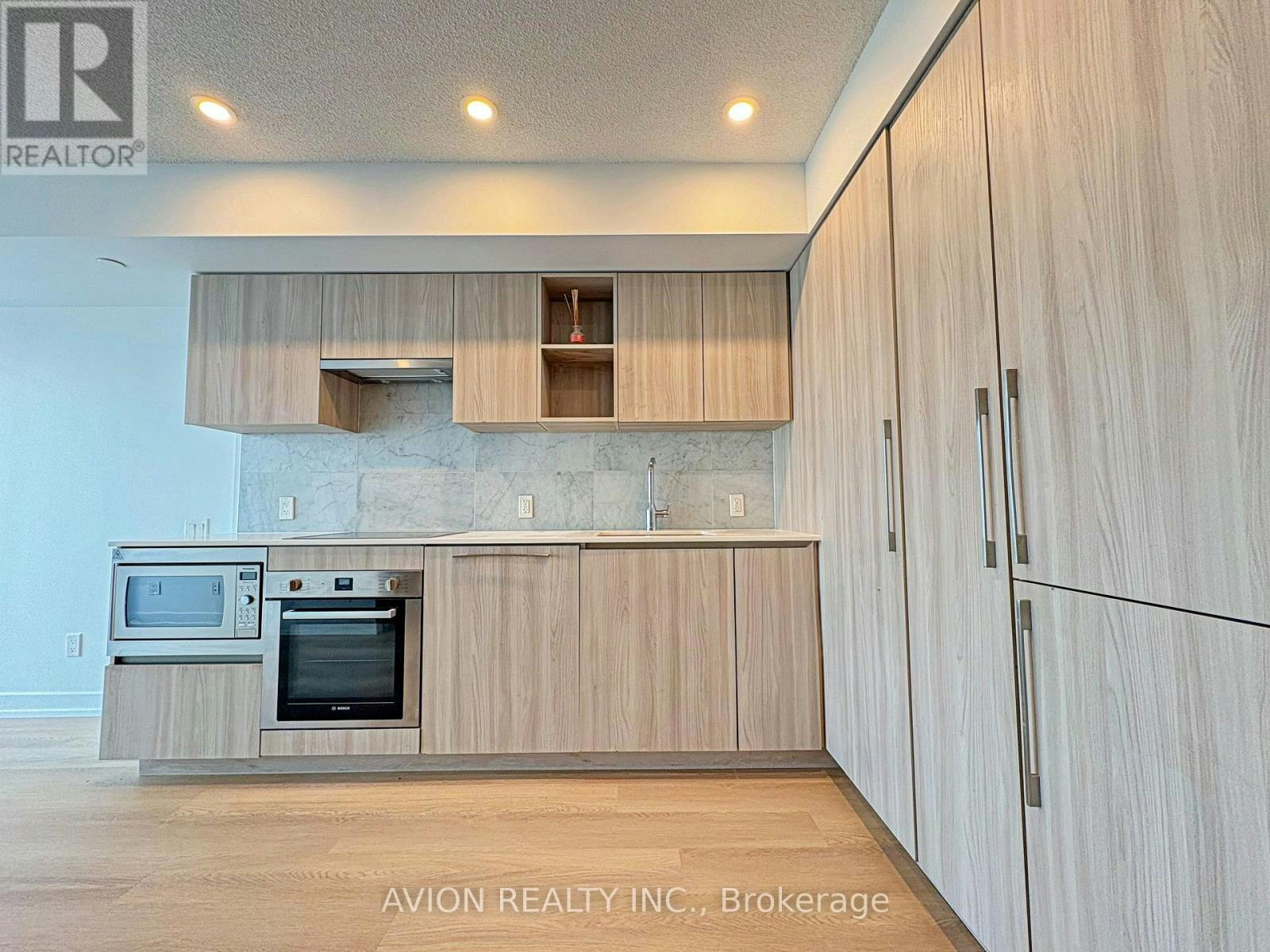 1609-19 Bathurst Street, Toronto, ON, M6A 2E1 - 5