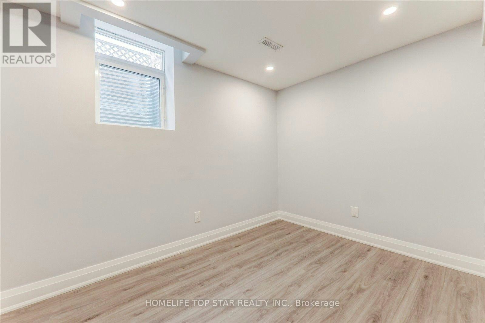 28 Willowbrook Drive, Whitby, ON, L1R 1S7 - 4