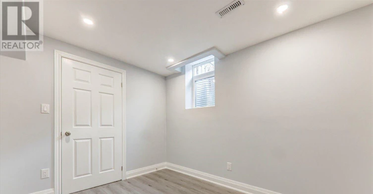 28 Willowbrook Drive, Whitby, ON, L1R 1S7 - 5