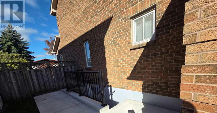 28 Willowbrook Drive, Whitby, ON, L1R 1S7 - 20
