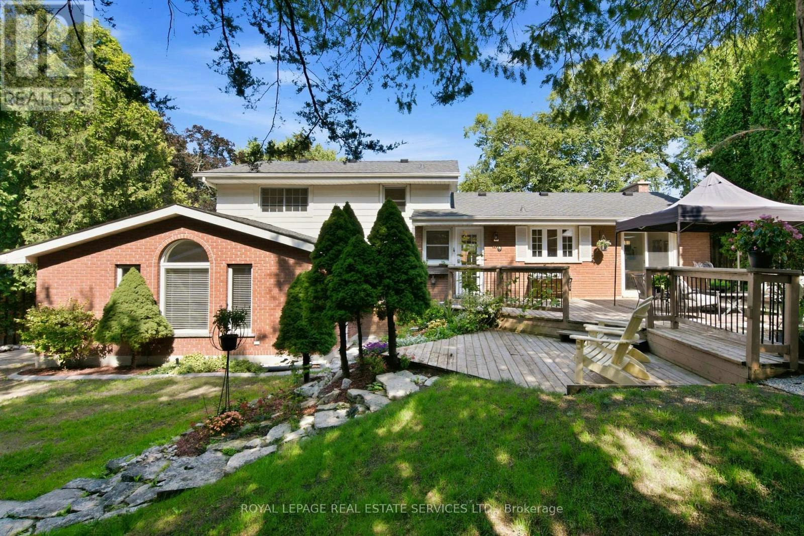 17 Lynndale Drive, Hamilton, ON, L9H 3L4