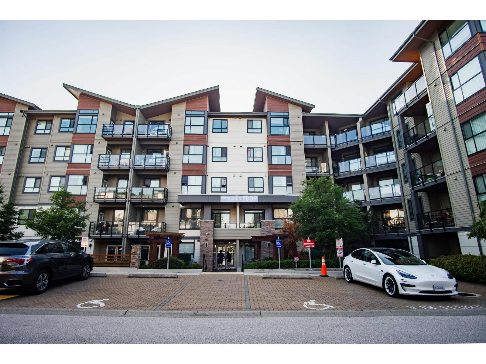 312-7809 209 Street, Langley, BC, V2Y 3N6