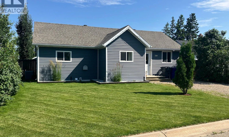 709 6th Avenue W