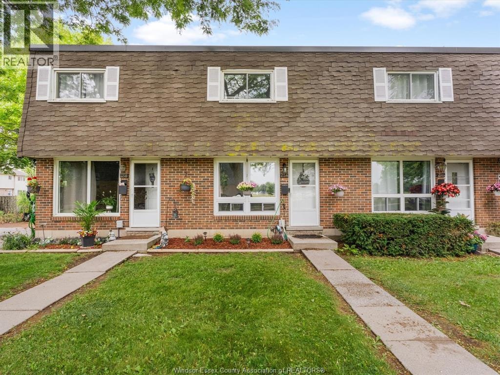 32-256 Victoria Street South, Amherstburg, ON, N9V 2K5