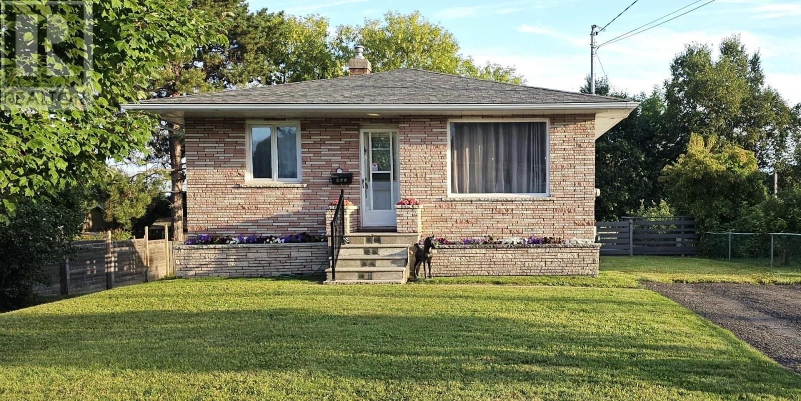 403 Arundel Street, Thunder Bay, ON, P7A 1L6