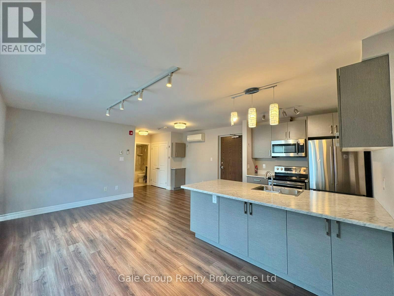 201-5 Paisley Boulevard E, Mississauga, ON, L6A 1P3 - 4