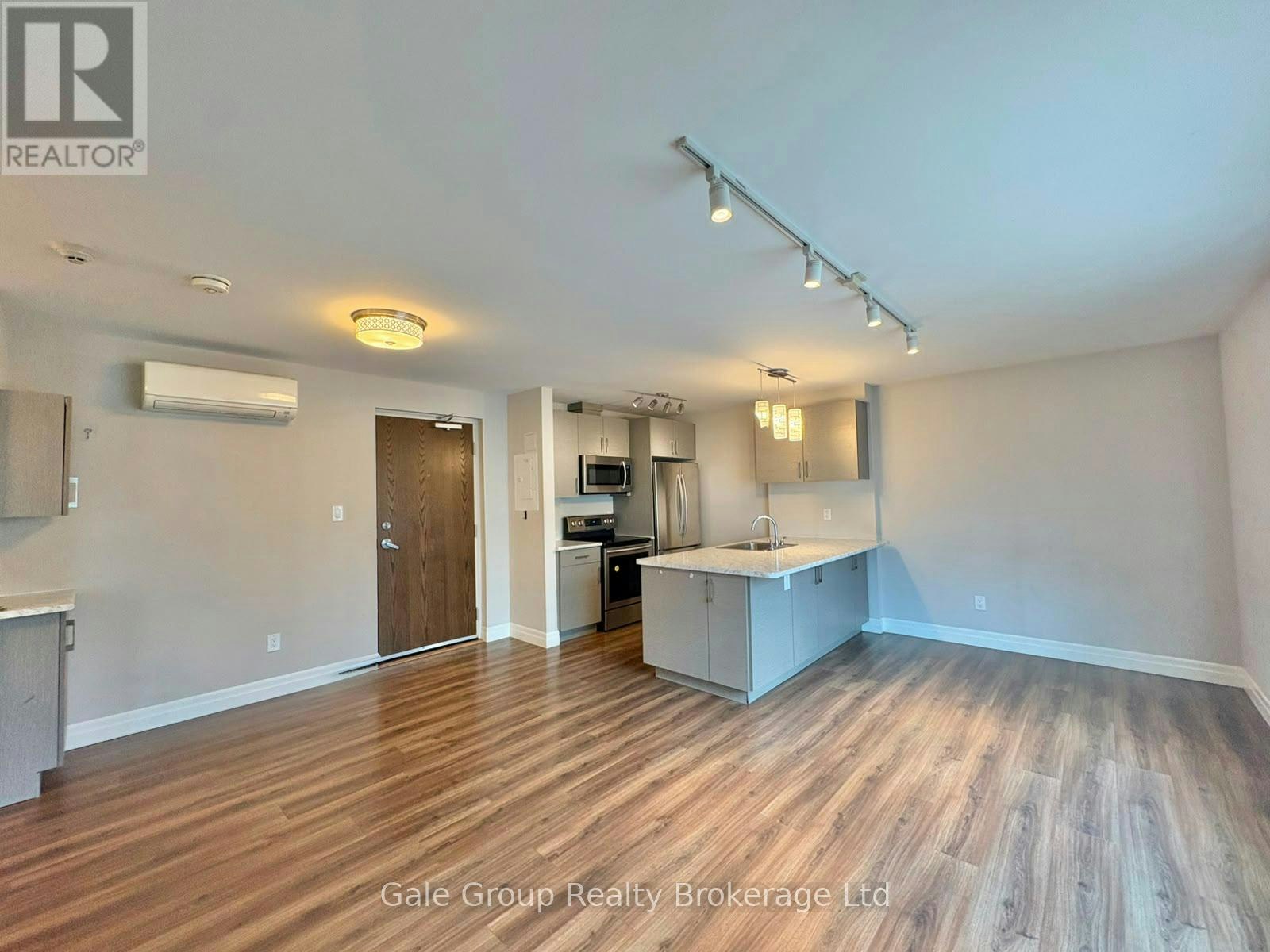 201-5 Paisley Boulevard E, Mississauga, ON, L6A 1P3 - 5
